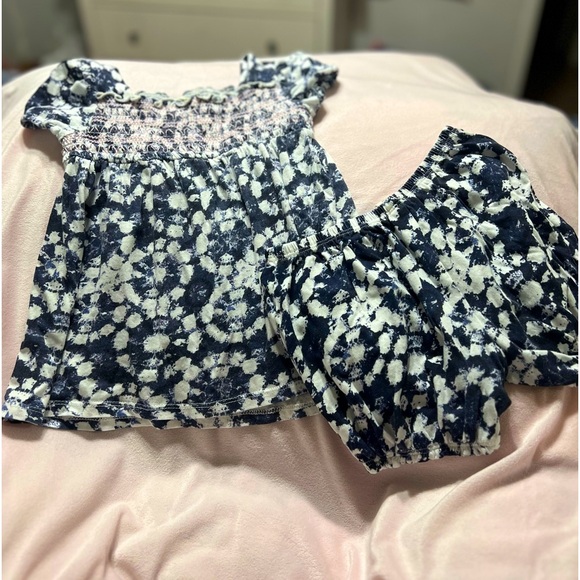 Tucker + Tate - 2 Piece Set - Size 18 - white and dark blue design. - Picture 1 of 5